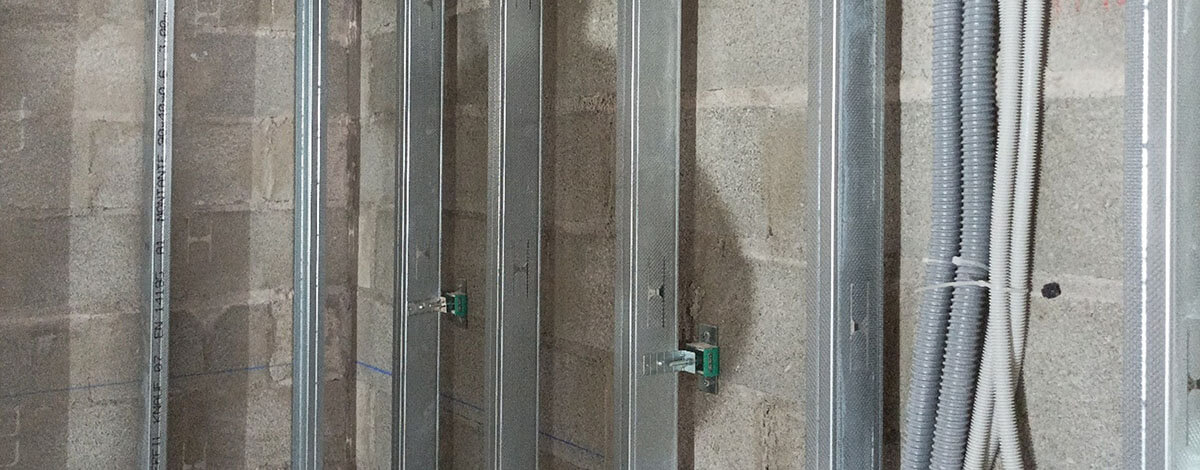 Installation der EP 400 + Sylomer Wandhalter